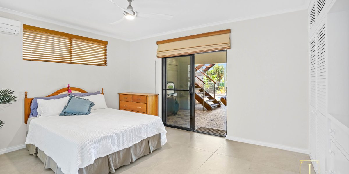 16 Coconut Street, Holloways Beach, QLD 4878 AUS