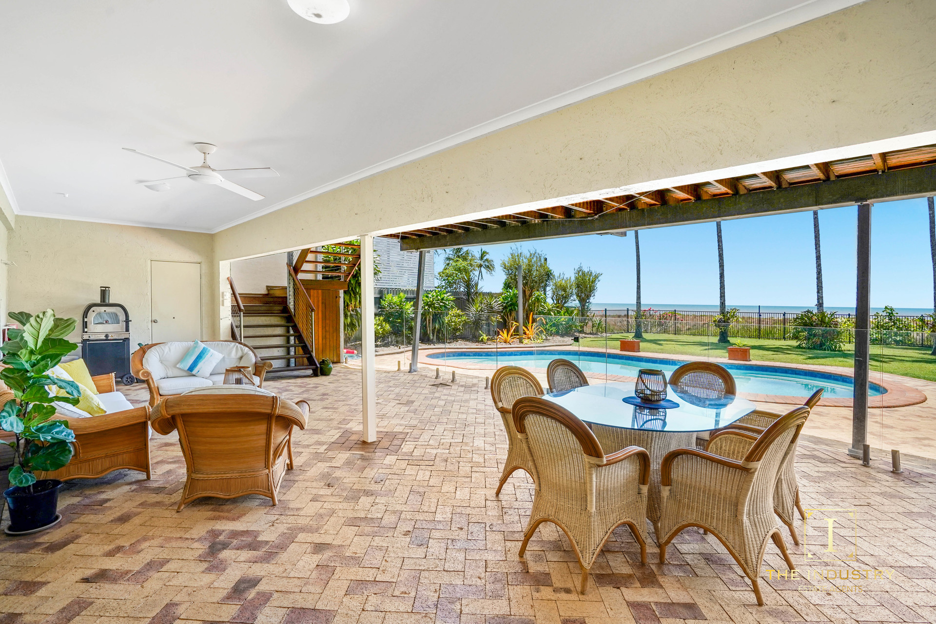 16 Coconut Street, Holloways Beach, QLD 4878 AUS