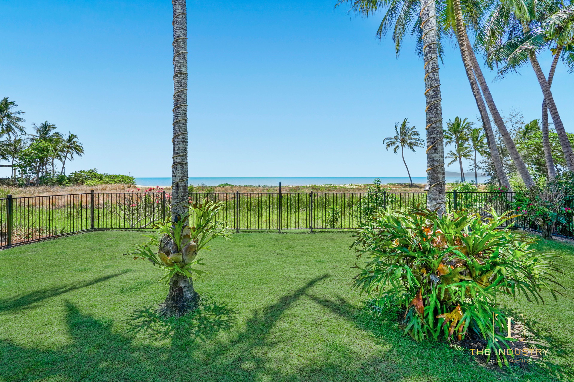 16 Coconut Street, Holloways Beach, QLD 4878 AUS