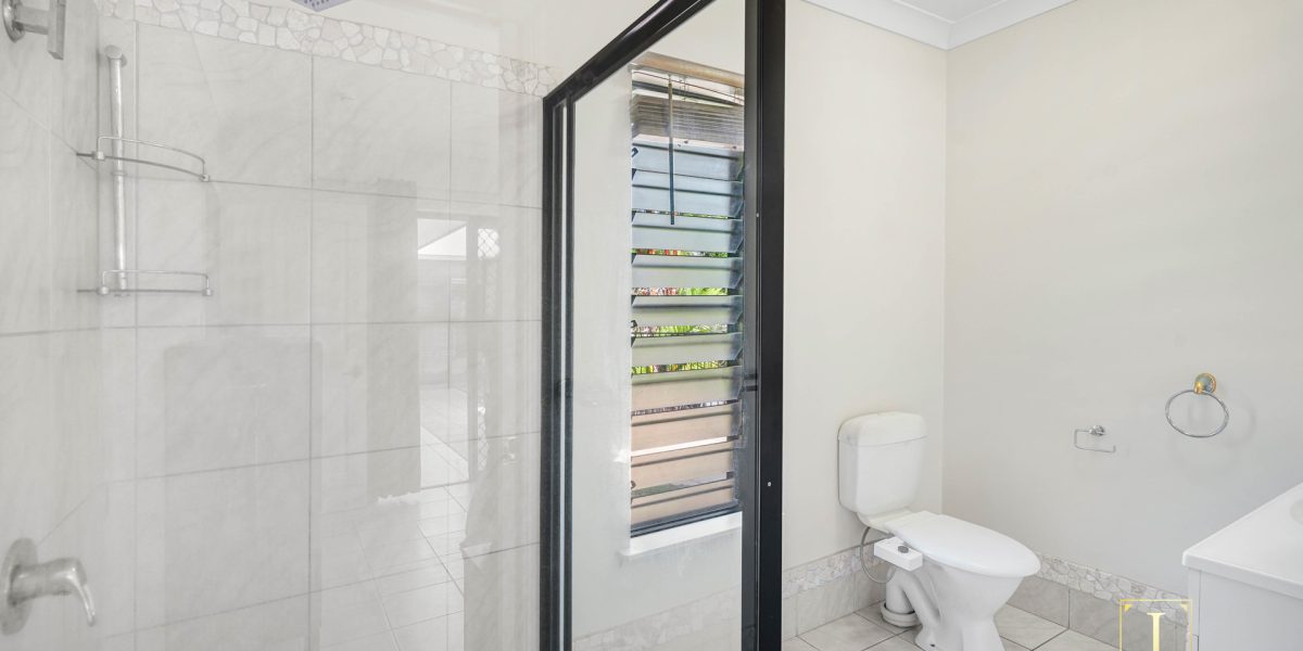 11 Orana Street, Caravonica, QLD 4878 AUS