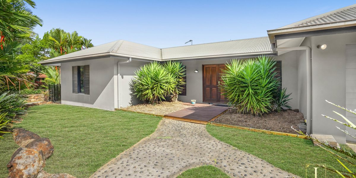 11 Orana Street, Caravonica, QLD 4878 AUS