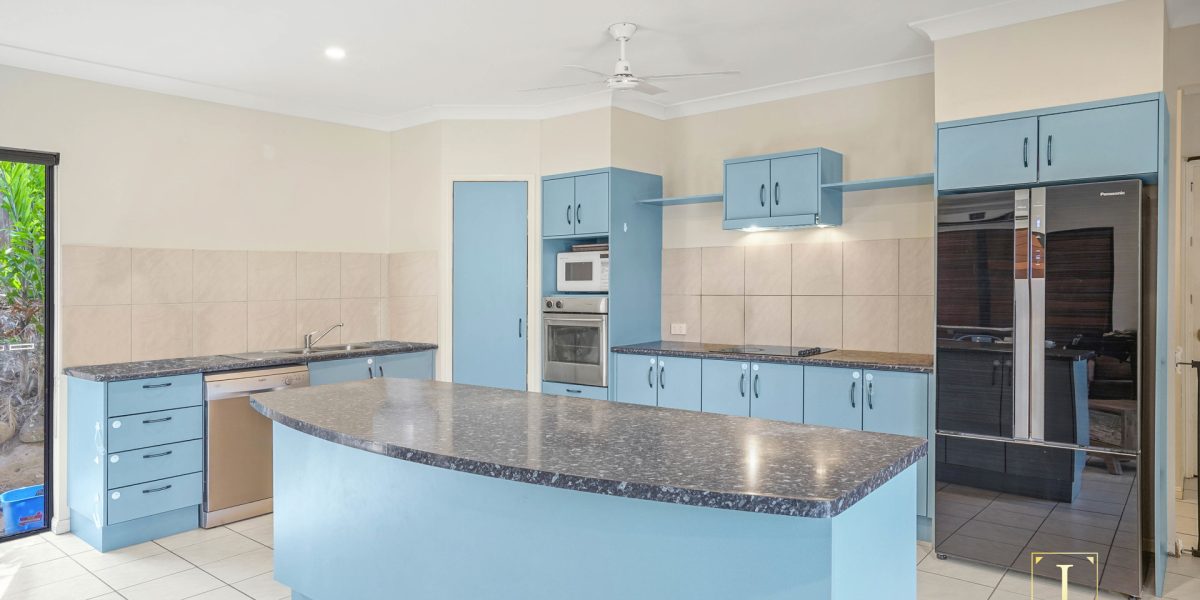 11 Orana Street, Caravonica, QLD 4878 AUS