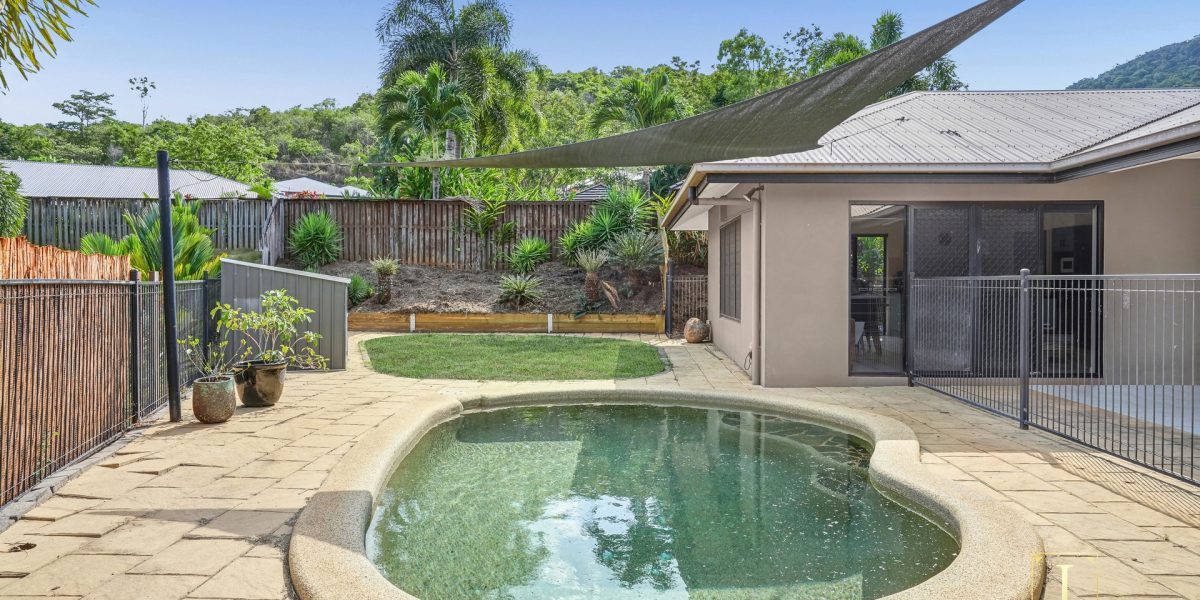 11 Orana Street, Caravonica, QLD 4878 AUS