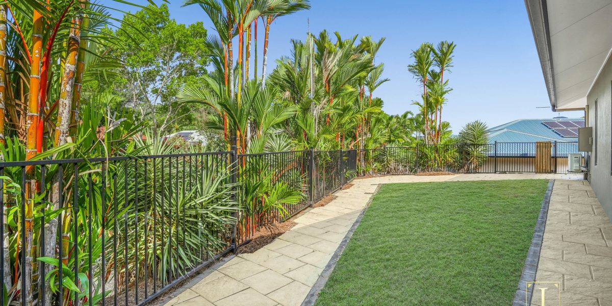 11 Orana Street, Caravonica, QLD 4878 AUS