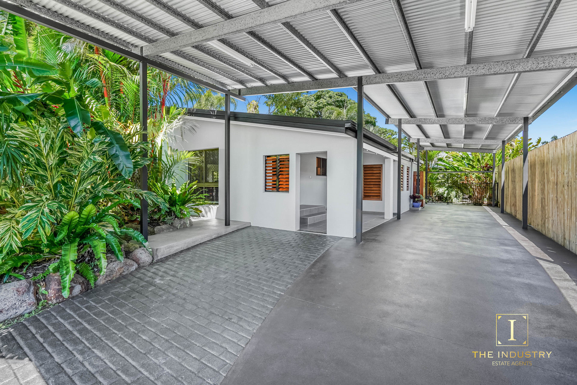 3 Corinda Close, Trinity Beach, QLD 4879 AUS