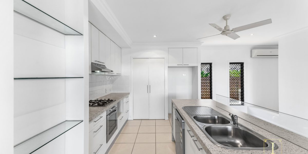 13 Craven Street, Redlynch, QLD 4870 AUS