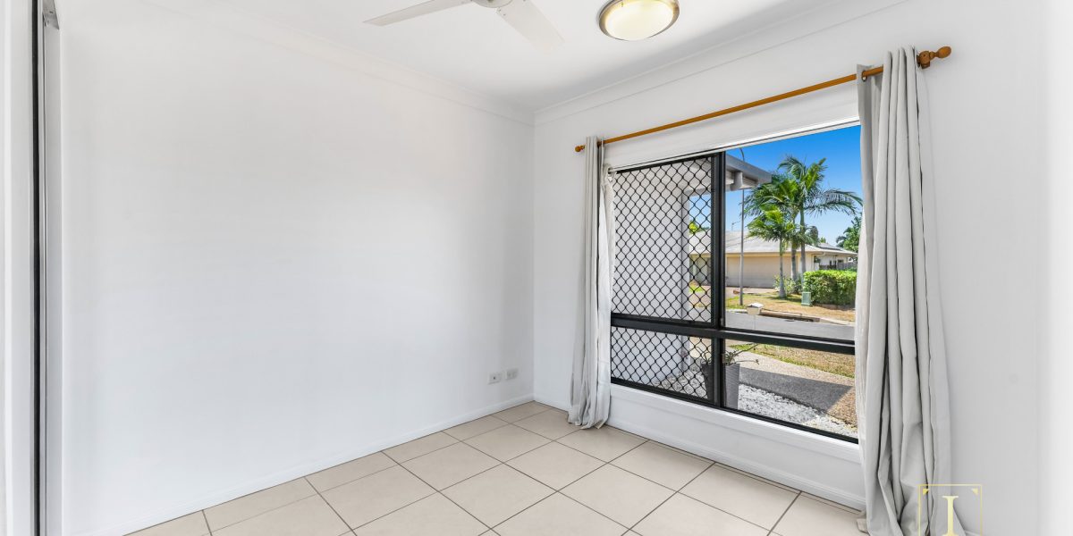 13 Craven Street, Redlynch, QLD 4870 AUS