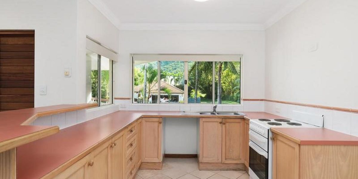 4/34 Oliva Street, Palm Cove, QLD 4879 AUS