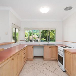 4/34 Oliva Street, Palm Cove, QLD 4879 AUS