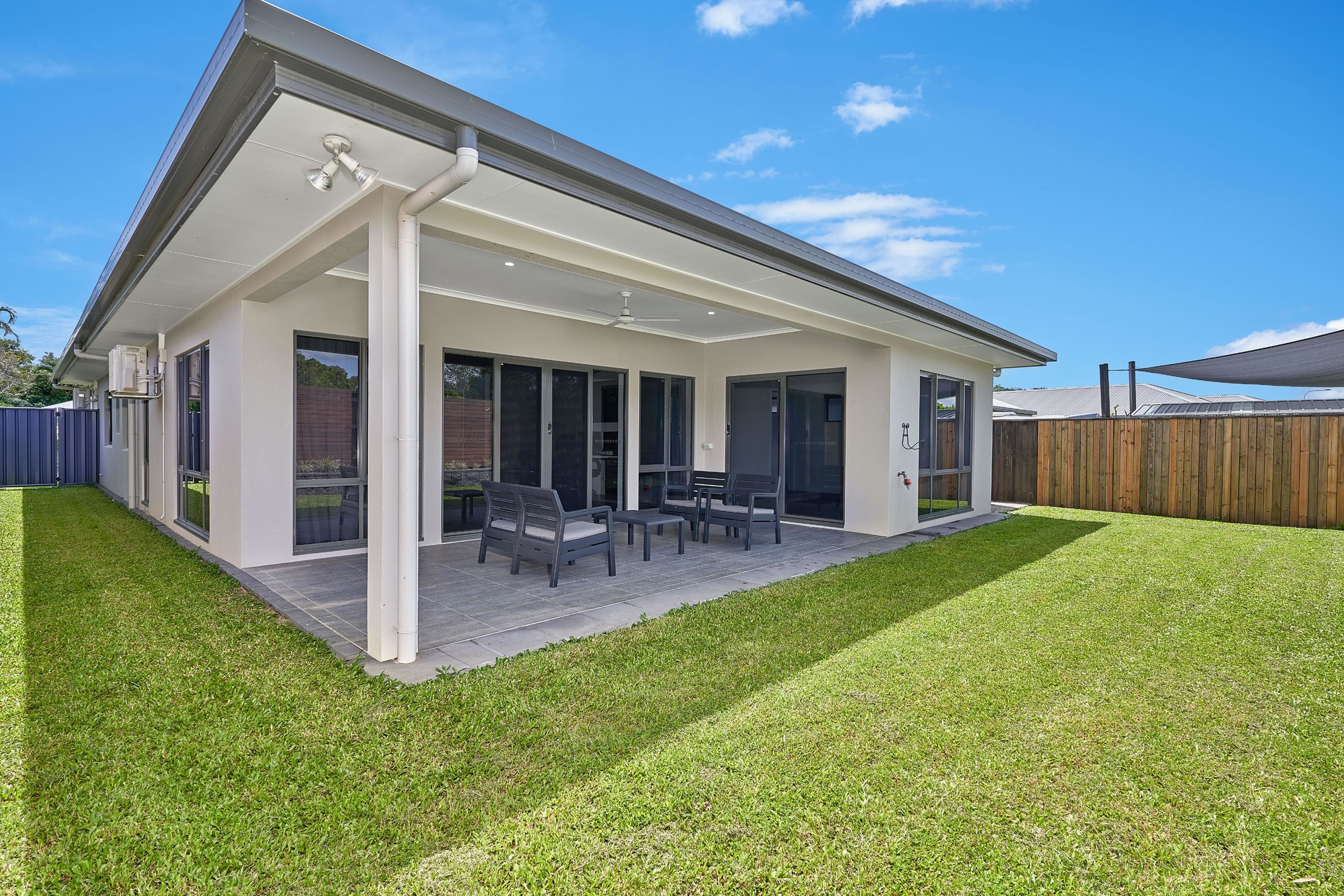 5 Midship Street, Trinity Beach, QLD 4879 AUS