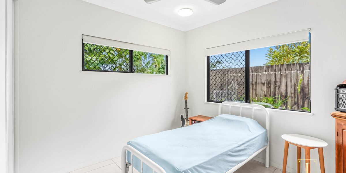 29 City View Crescent, Mooroobool, QLD 4870 AUS