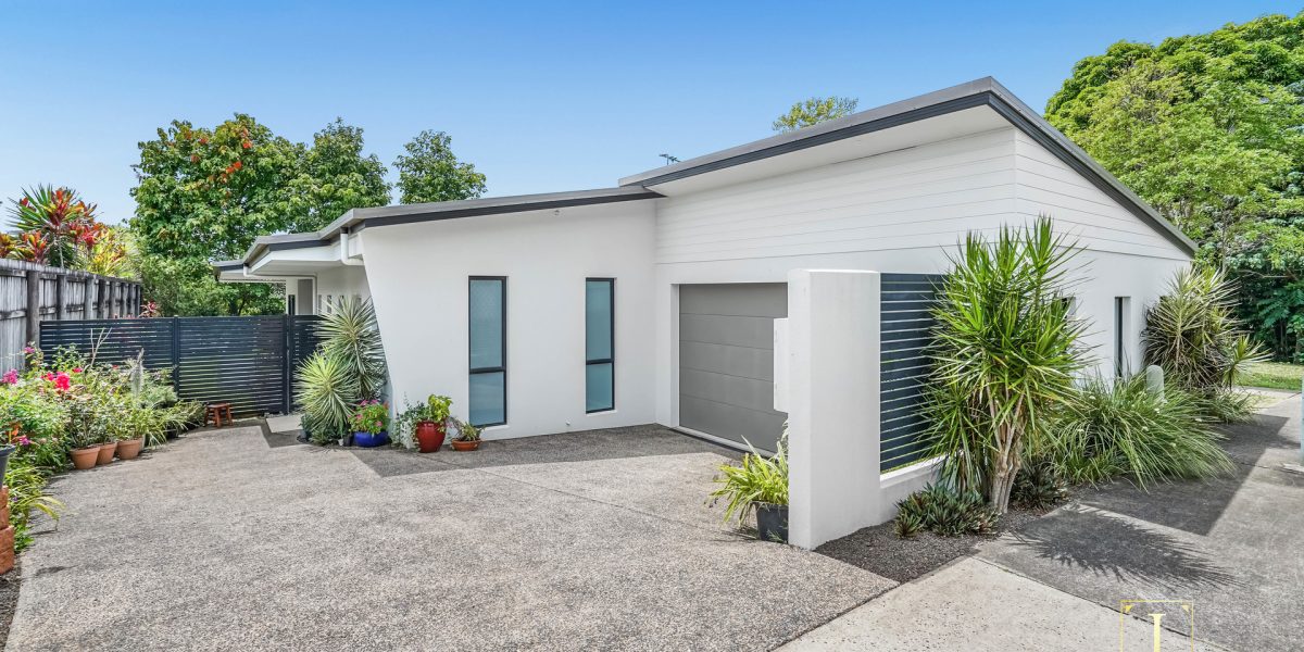 29 City View Crescent, Mooroobool, QLD 4870 AUS
