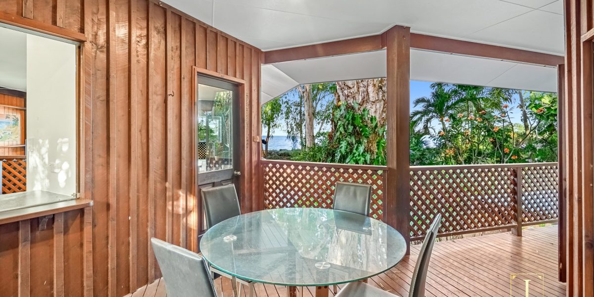 33 Arlington Esplanade, Clifton Beach, QLD 4879 AUS