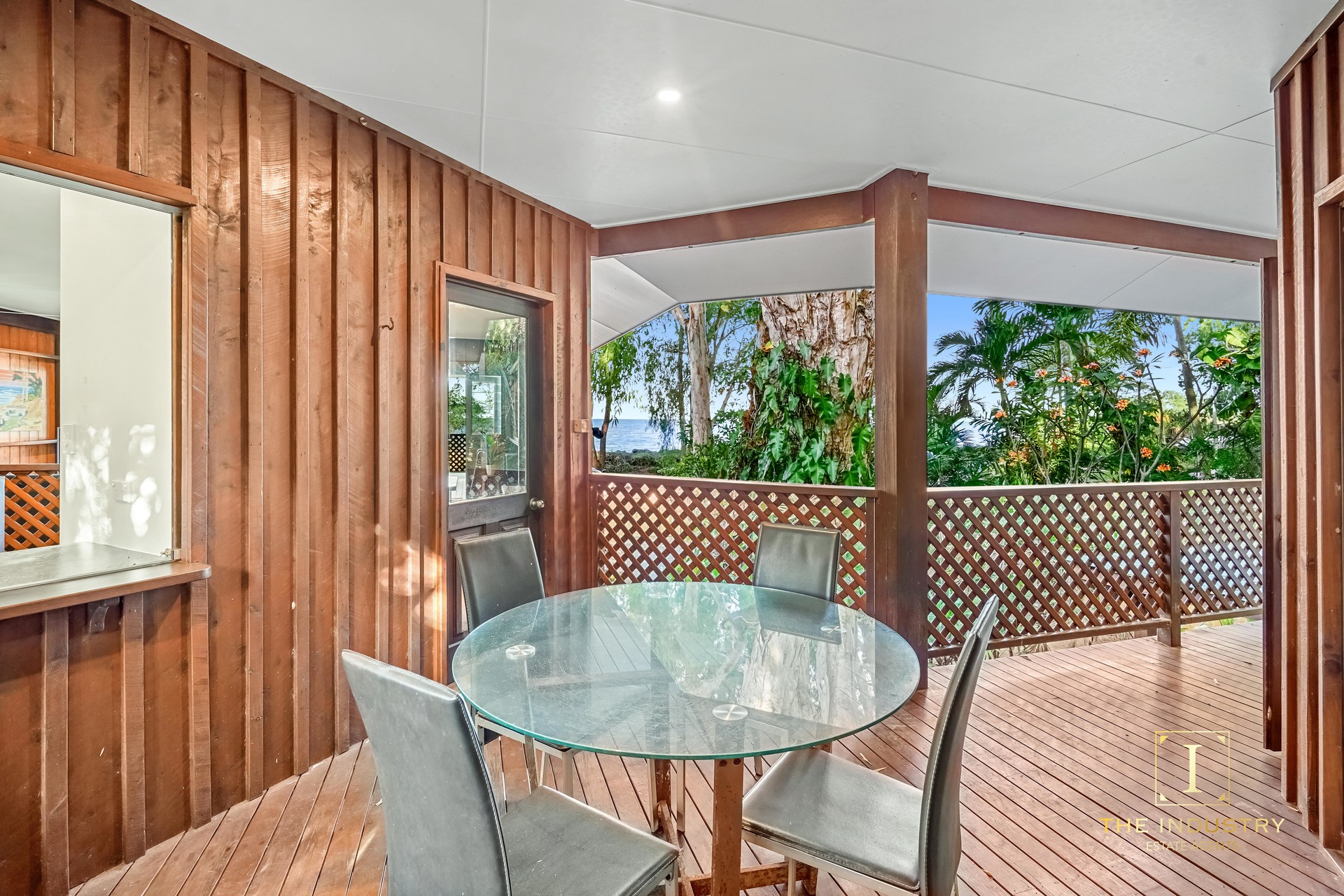 33 Arlington Esplanade, Clifton Beach, QLD 4879 AUS