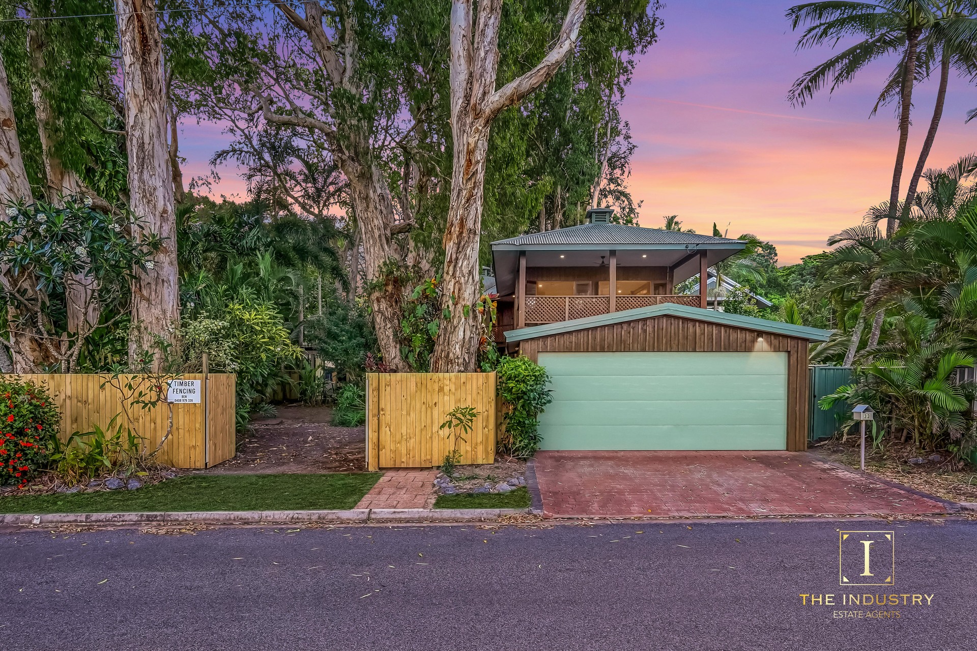 33 Arlington Esplanade, Clifton Beach, QLD 4879 AUS