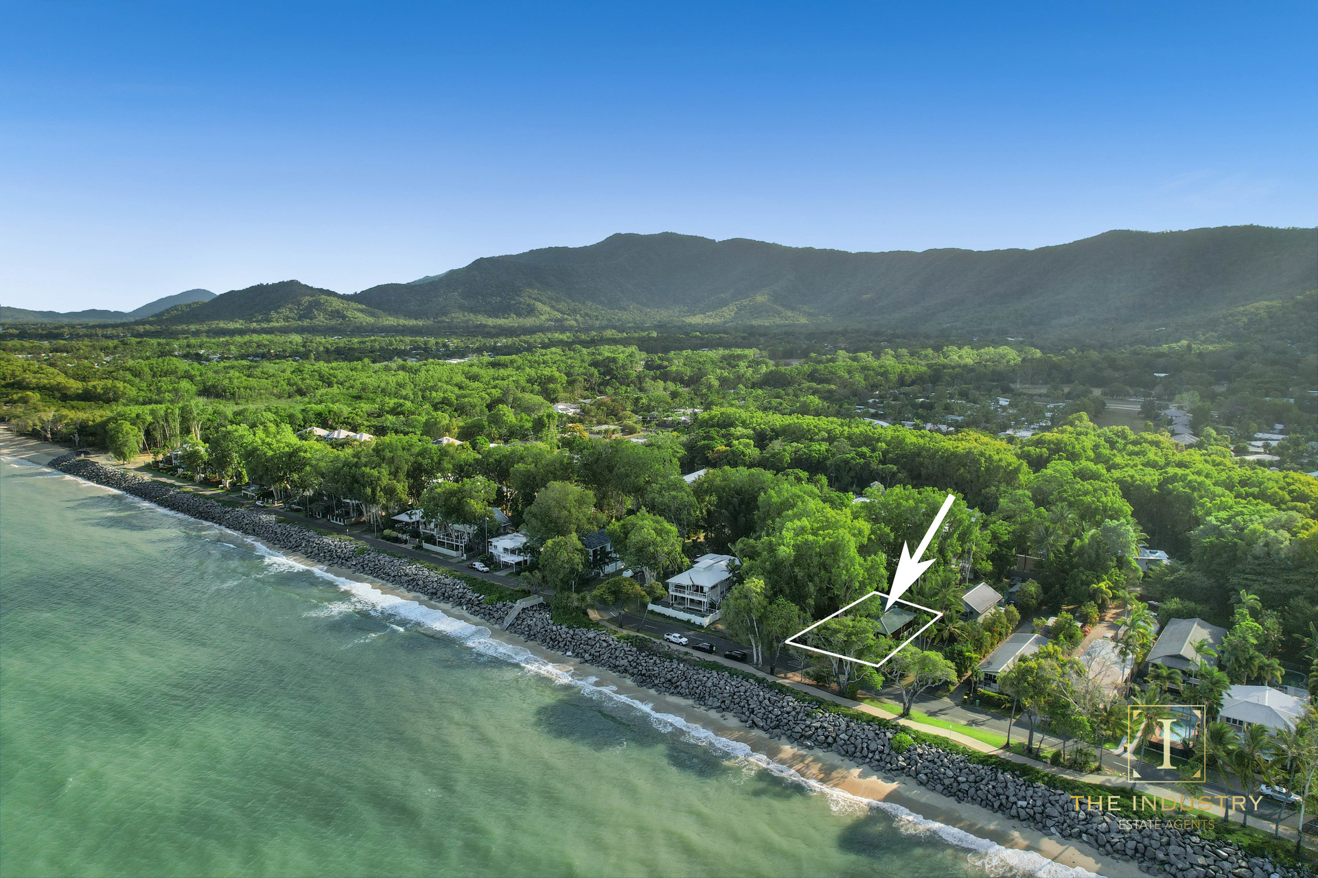 33 Arlington Esplanade, Clifton Beach, QLD 4879 AUS