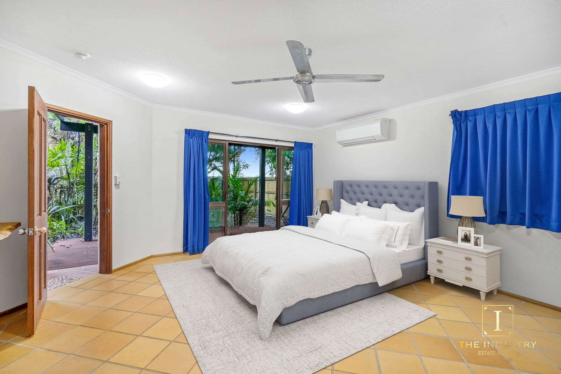 33 Arlington Esplanade, Clifton Beach, QLD 4879 AUS