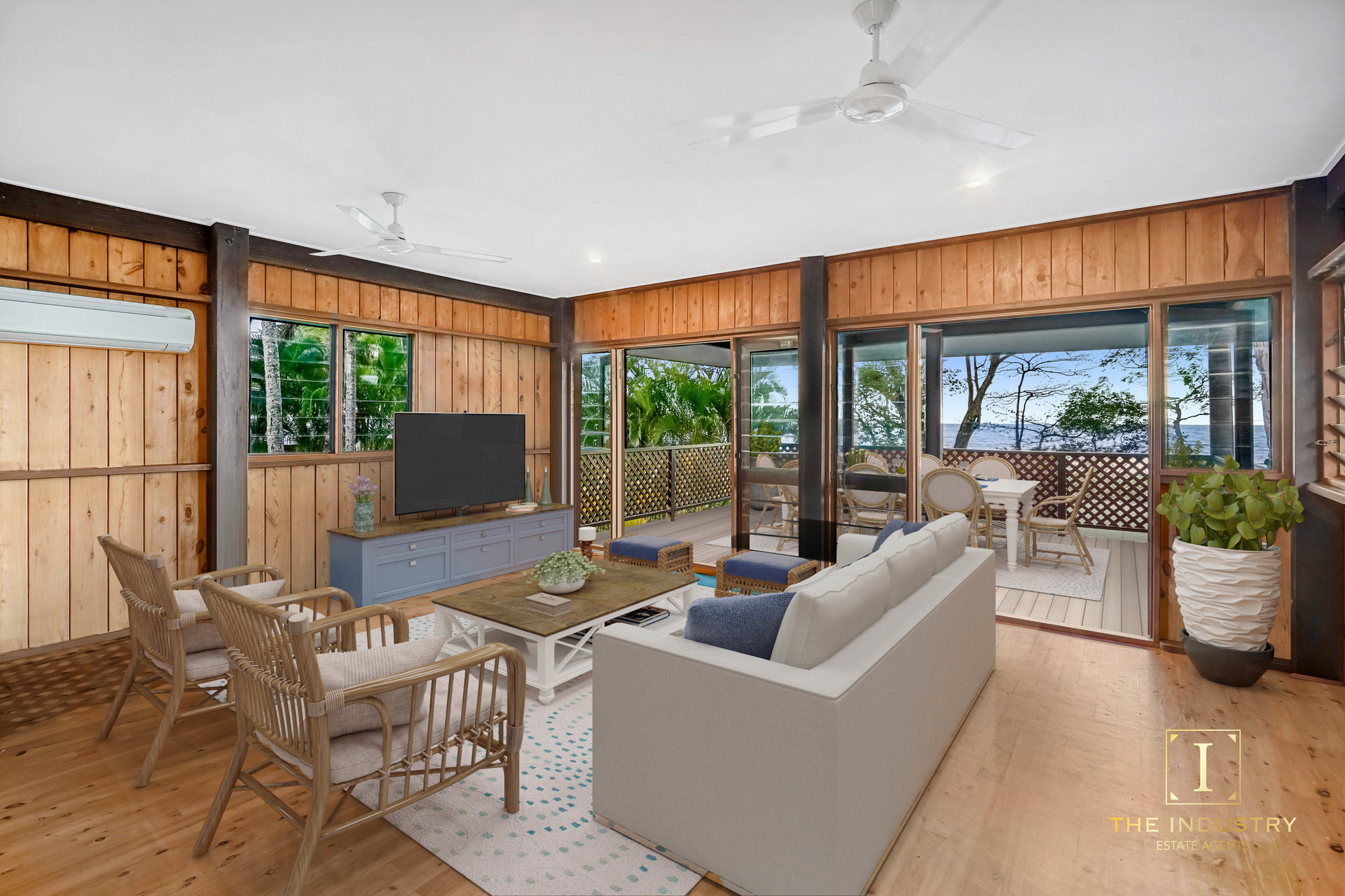 33 Arlington Esplanade, Clifton Beach, QLD 4879 AUS