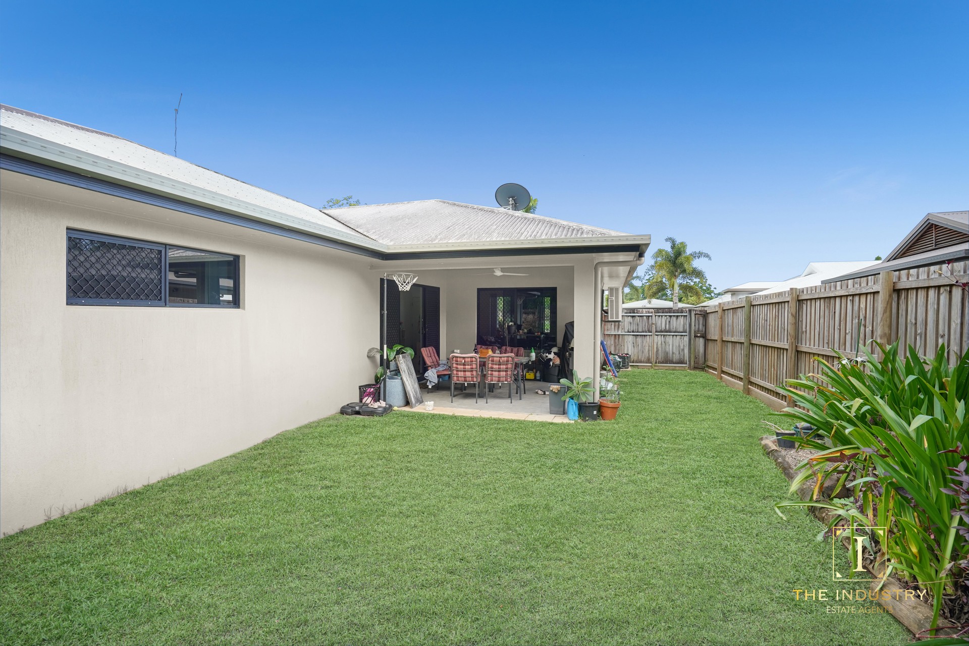 8 Walgan Close, Bentley Park, QLD 4869 AUS