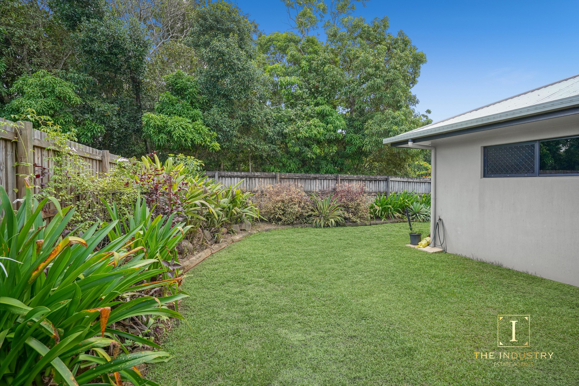 8 Walgan Close, Bentley Park, QLD 4869 AUS