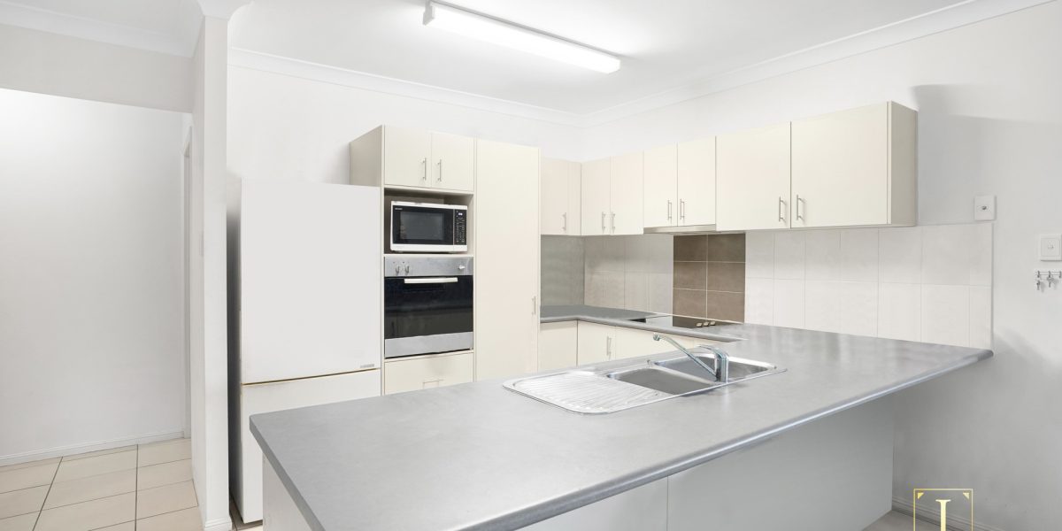 8 Walgan Close, Bentley Park, QLD 4869 AUS