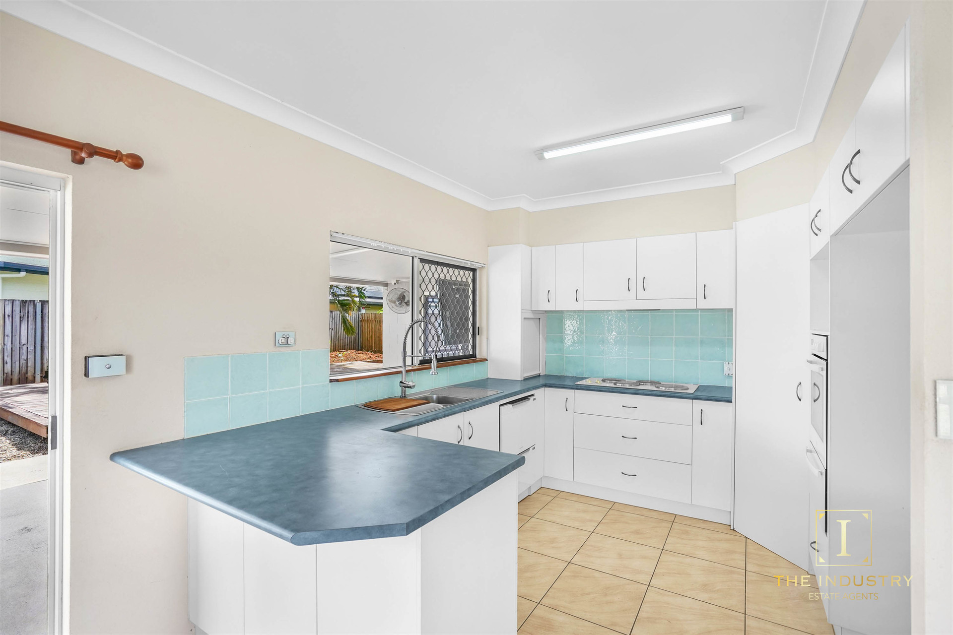 195 Robert Road, Bentley Park, QLD 4869 AUS