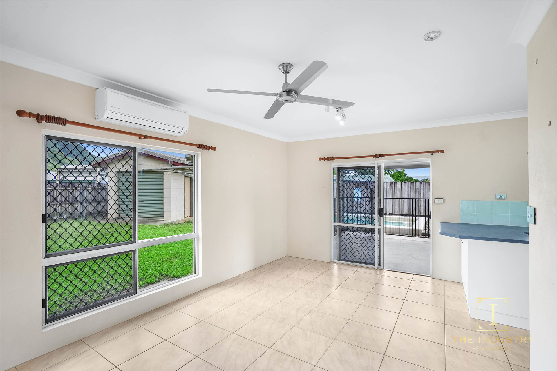 195 Robert Road, Bentley Park, QLD 4869 AUS