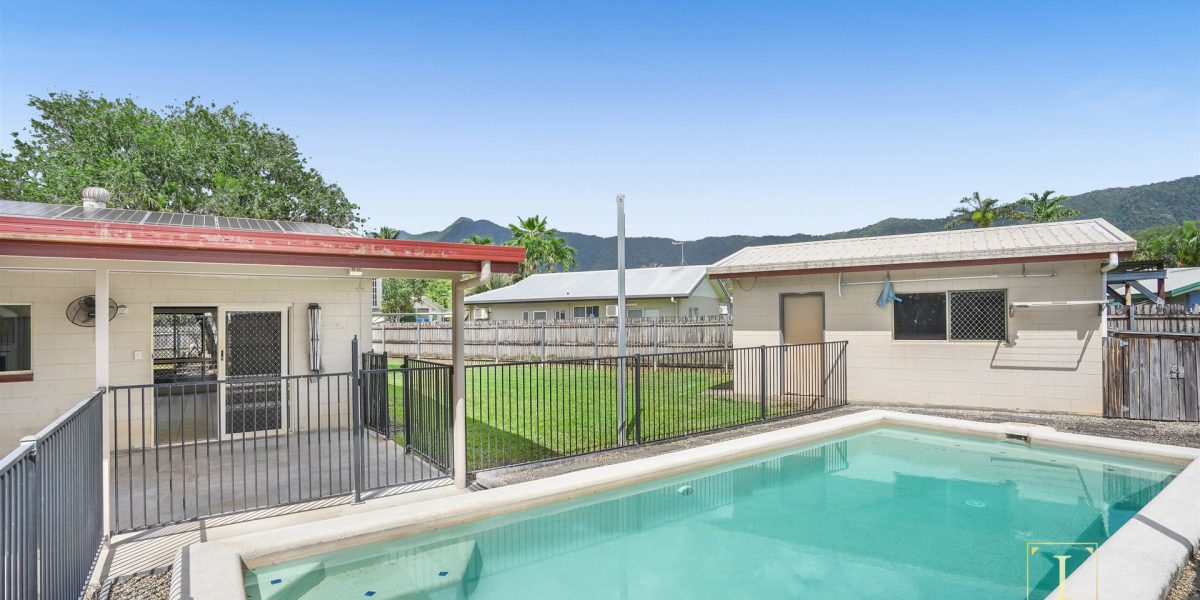195 Robert Road, Bentley Park, QLD 4869 AUS