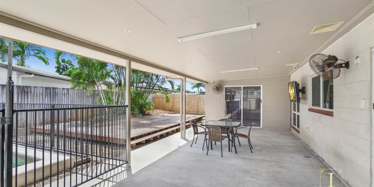 195 Robert Road, Bentley Park, QLD 4869 AUS