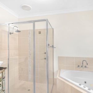 27 Bundey Street, Bentley Park, QLD 4869 AUS