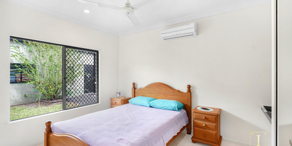 27 Bundey Street, Bentley Park, QLD 4869 AUS