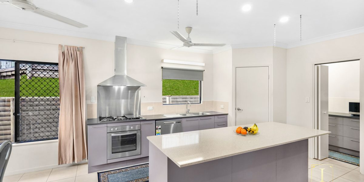 27 Bundey Street, Bentley Park, QLD 4869 AUS
