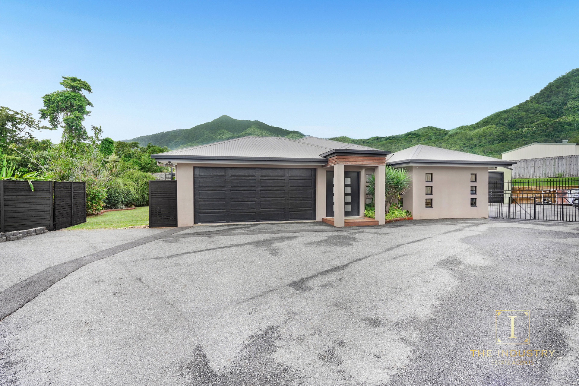 27 Bundey Street, Bentley Park, QLD 4869 AUS