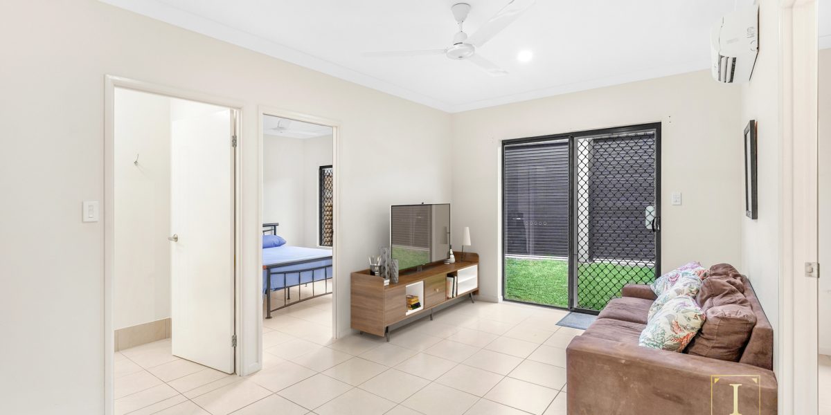 27 Bundey Street, Bentley Park, QLD 4869 AUS
