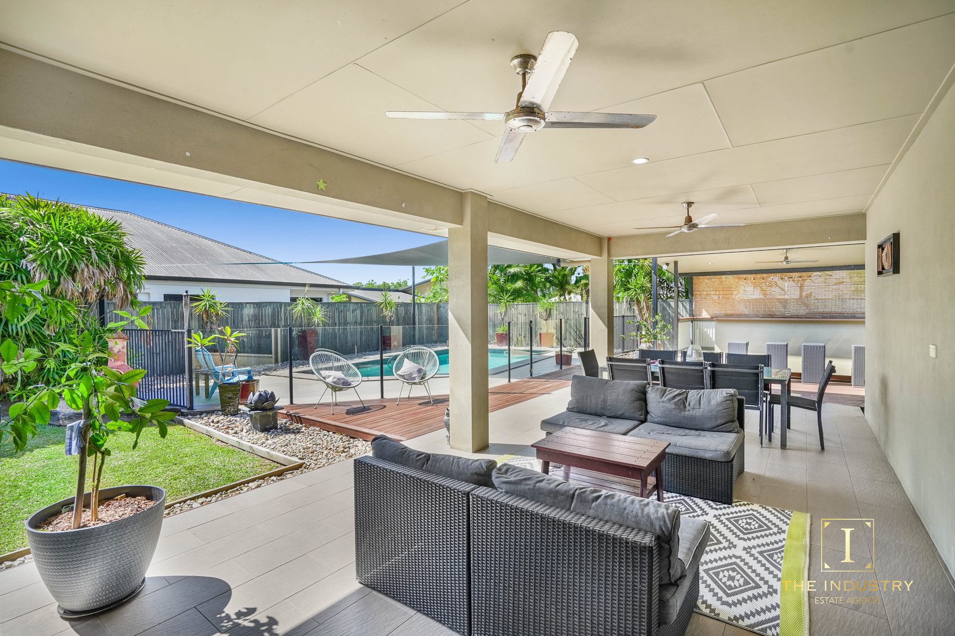 15 Bowline Close, Trinity Beach, QLD 4879 AUS