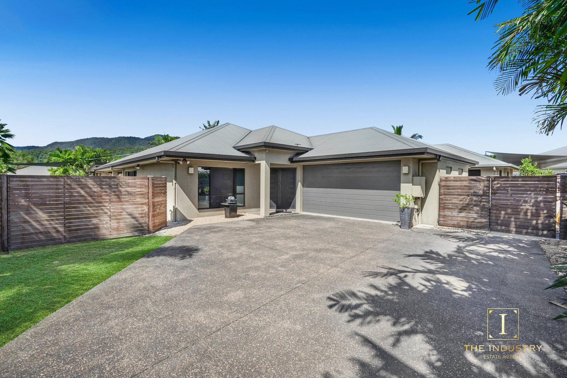 15 Bowline Close, Trinity Beach, QLD 4879 AUS