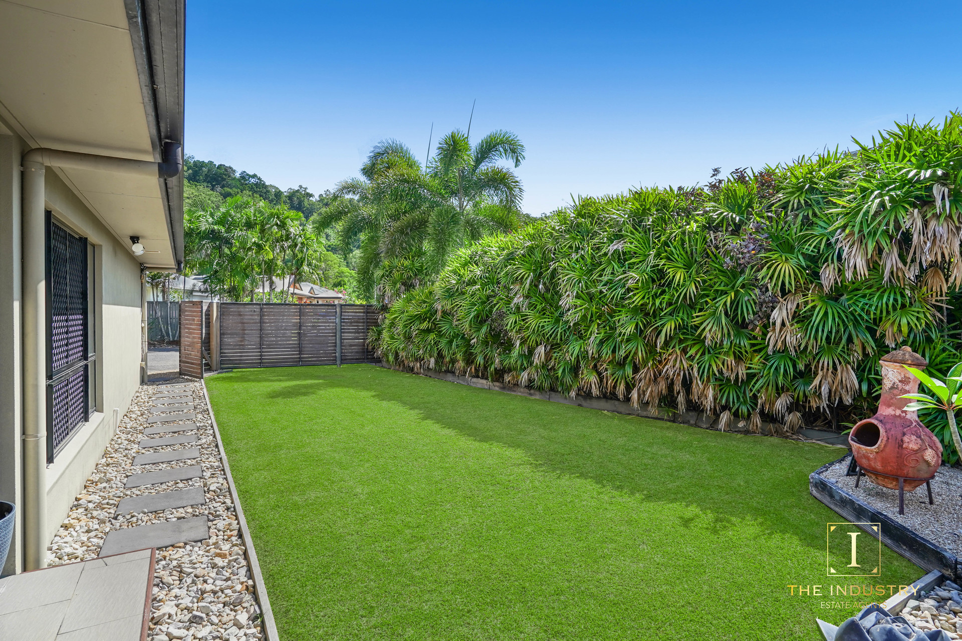 15 Bowline Close, Trinity Beach, QLD 4879 AUS