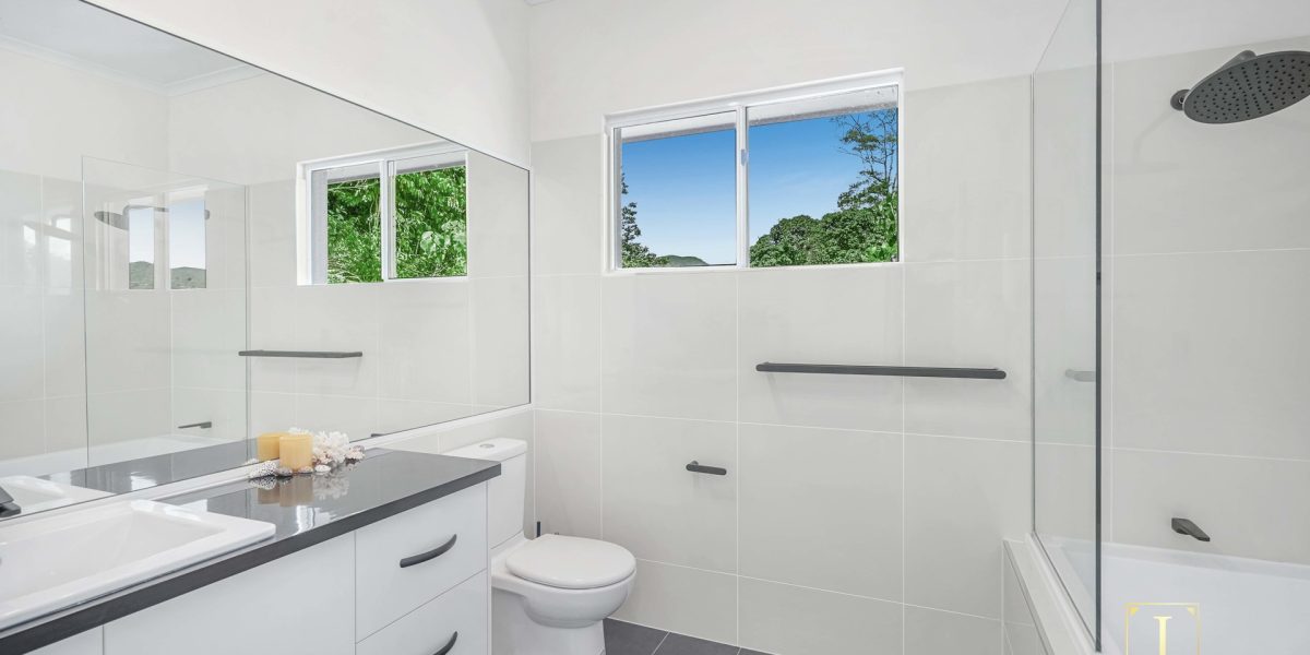 32 Hutchinson Street, Edge Hill, QLD 4870 AUS