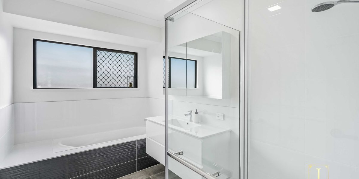 4 Oakdale Close, Trinity Beach, QLD 4879 AUS