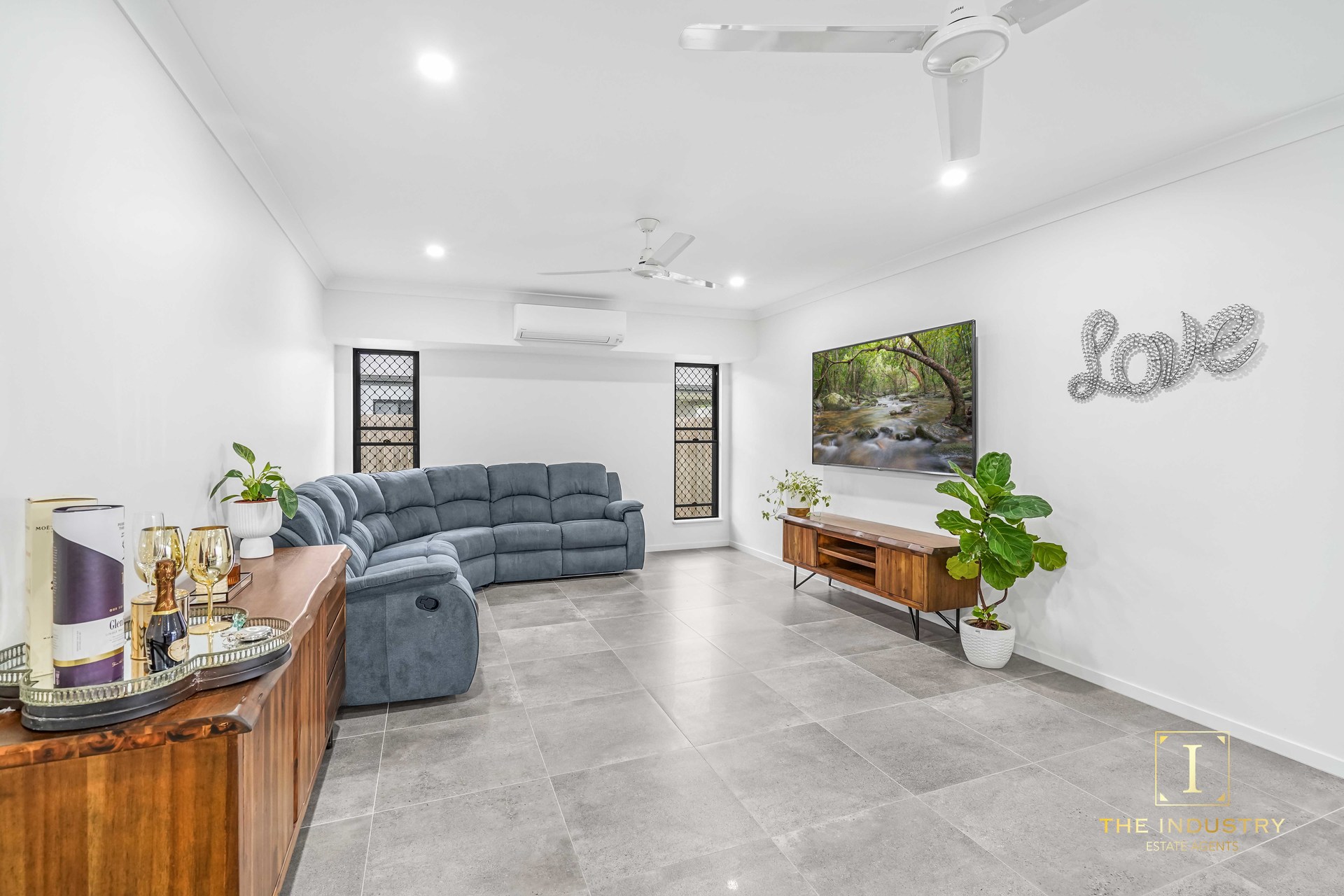 4 Oakdale Close, Trinity Beach, QLD 4879 AUS