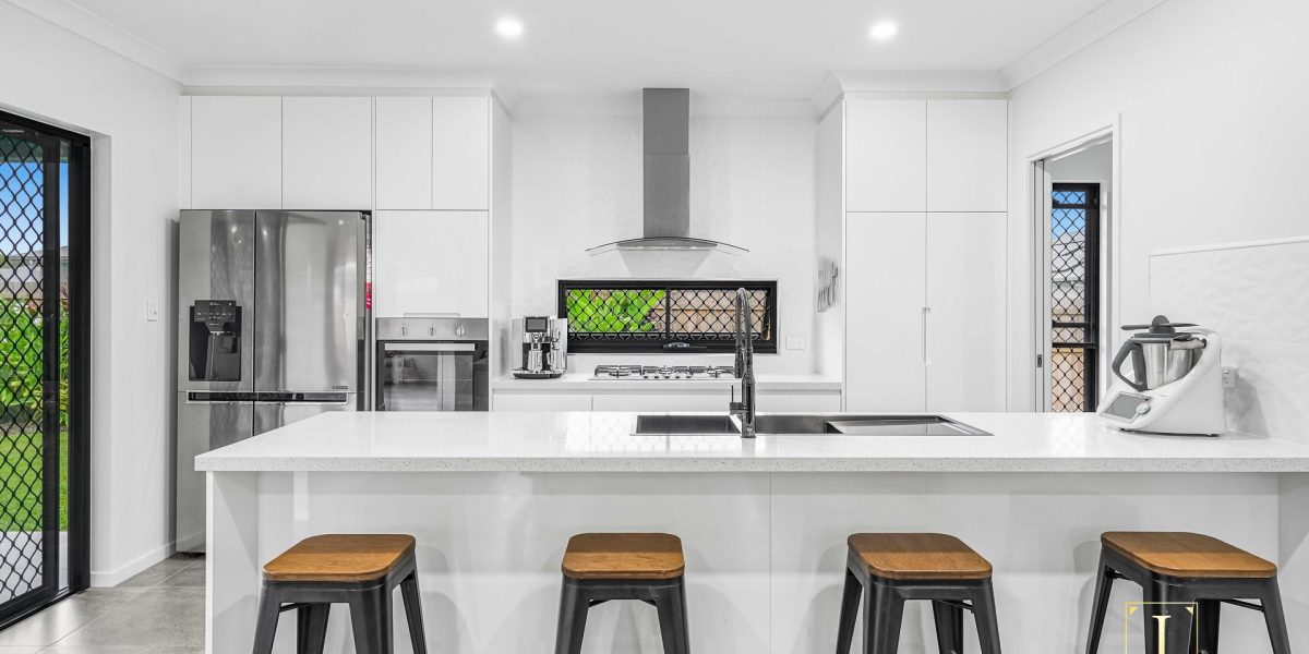 4 Oakdale Close, Trinity Beach, QLD 4879 AUS
