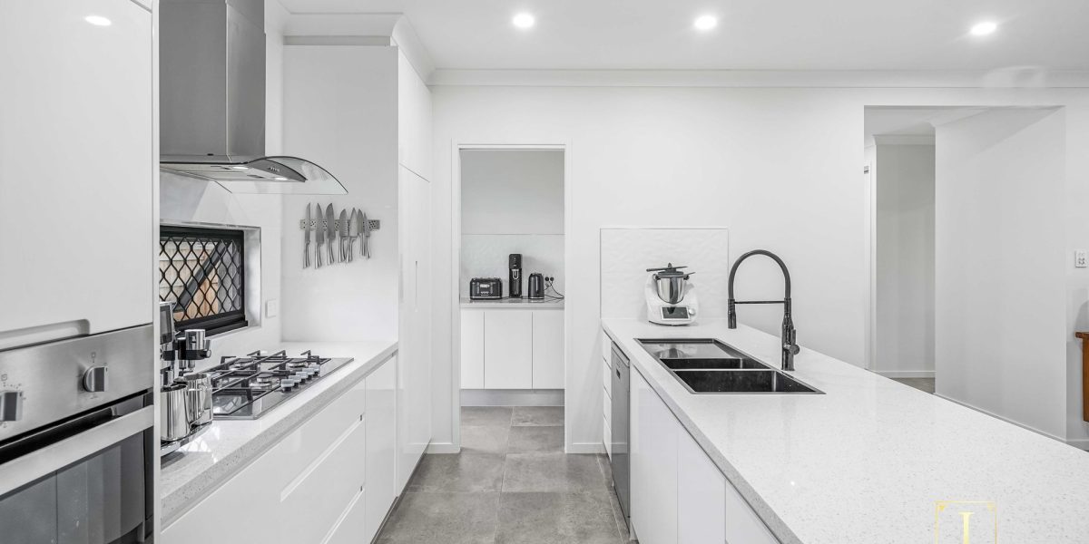 4 Oakdale Close, Trinity Beach, QLD 4879 AUS