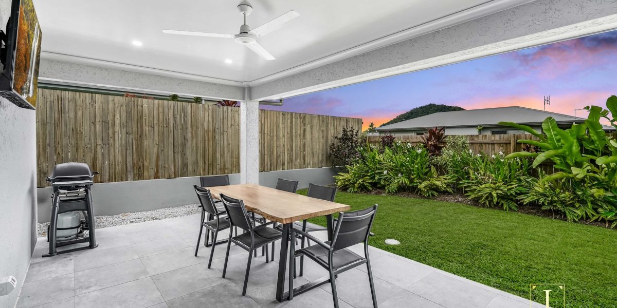 4 Oakdale Close, Trinity Beach, QLD 4879 AUS