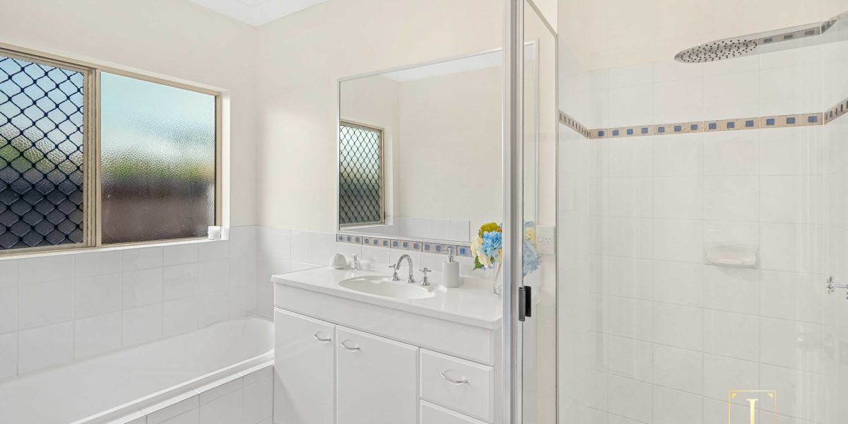 17 Lillipilli Street, Redlynch, QLD 4870 AUS