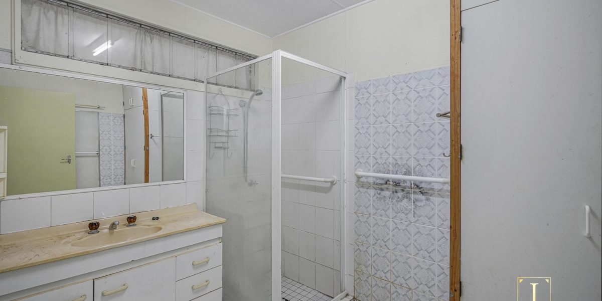 8 Tulip Close, Manunda, QLD 4870 AUS