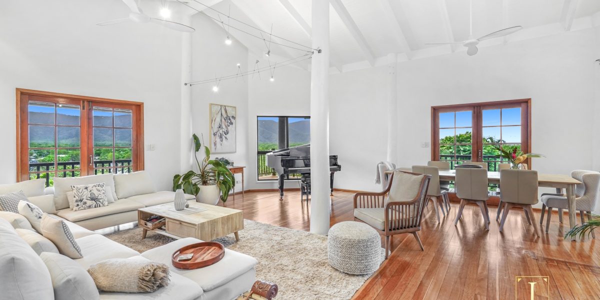 8 Saidor Close, Trinity Beach, QLD 4879 AUS