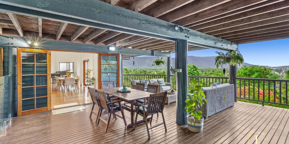 8 Saidor Close, Trinity Beach, QLD 4879 AUS