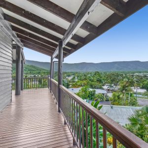 8 Saidor Close, Trinity Beach, QLD 4879 AUS
