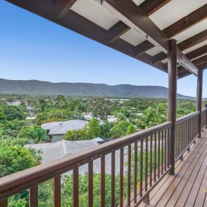 8 Saidor Close, Trinity Beach, QLD 4879 AUS