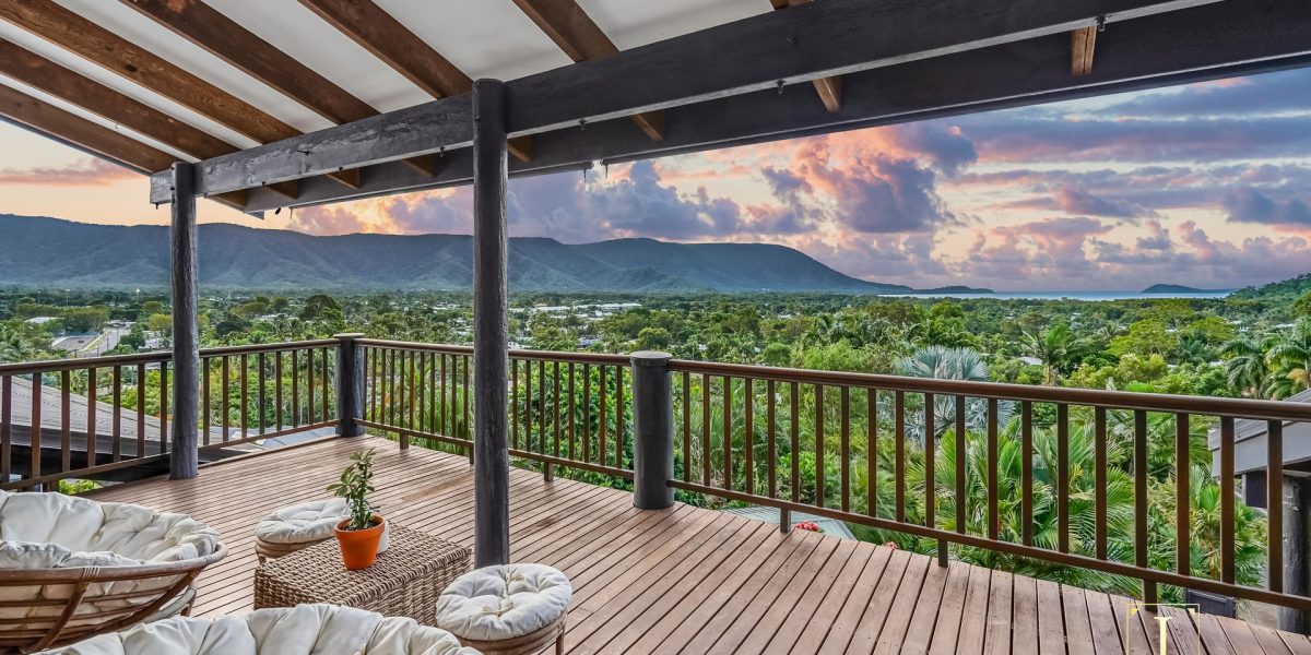 8 Saidor Close, Trinity Beach, QLD 4879 AUS